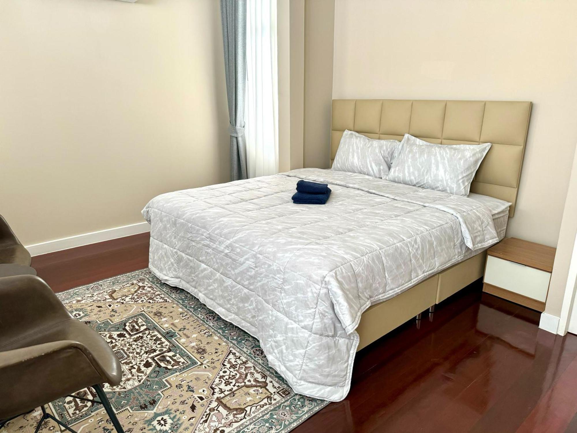 Khách sạn Em Sukhumvit - Near Terminal 21, Em District Malls, Bts And Mrt Lines 3*